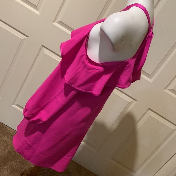 Lilly Pulitzer hot pink cold shoulder dress. Size 2 - Picture 5 of 11